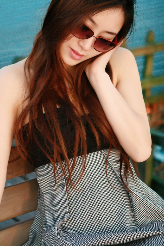 ʱ��ǰ����ɫ��Ů