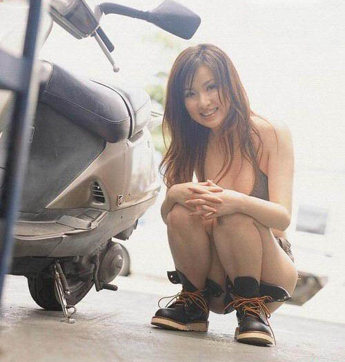 ���ı�������Ů��