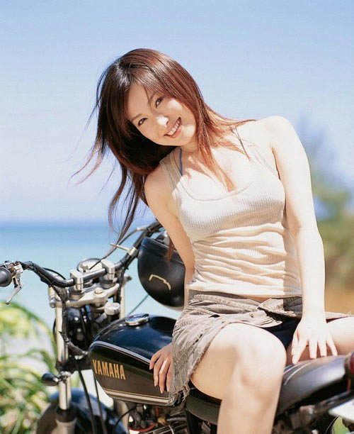 ���ı�������Ů��