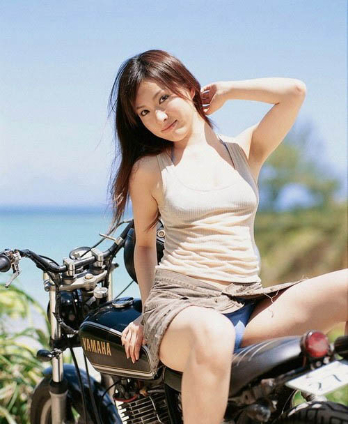 ���ı�������Ů��