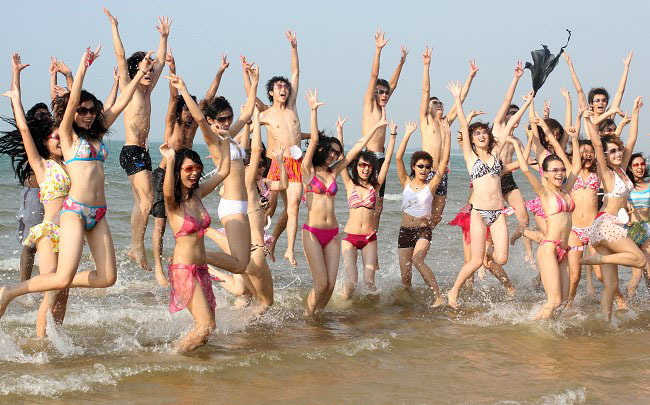 ��̲�ϵıȻ�����Ů����