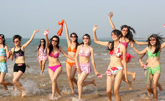 ��̲�ϵıȻ�����Ů����