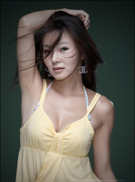 ����������չŮ��