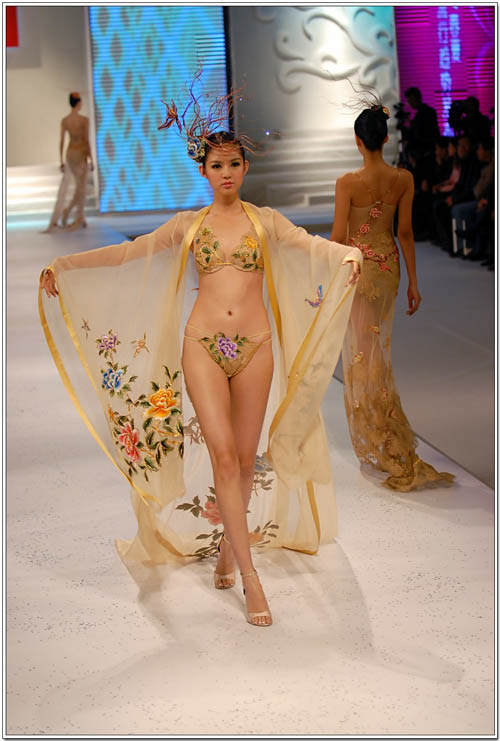 ʮ��ɫ���Ը�ģ��T̨����