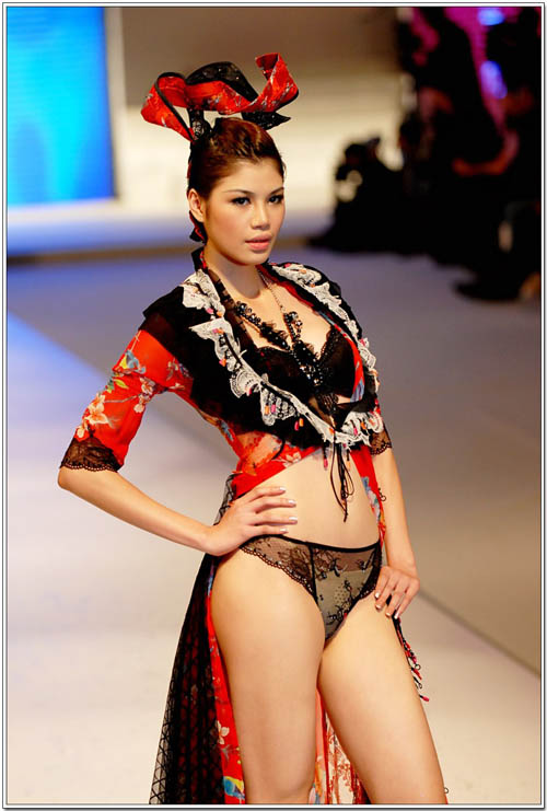 ʮ��ɫ���Ը�ģ��T̨����