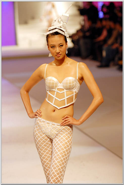 ʮ��ɫ���Ը�ģ��T̨����