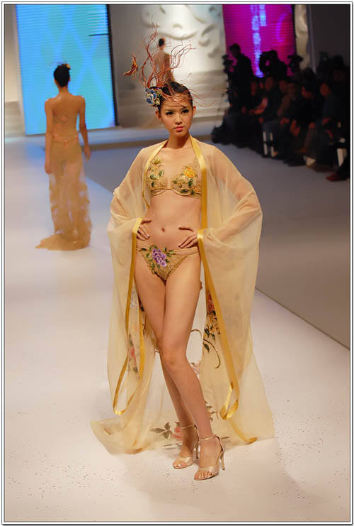 ʮ��ɫ���Ը�ģ��T̨����