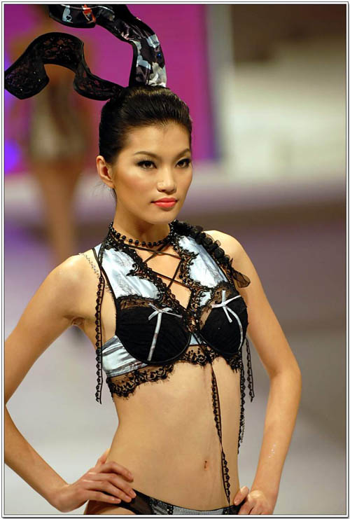 ʮ��ɫ���Ը�ģ��T̨����