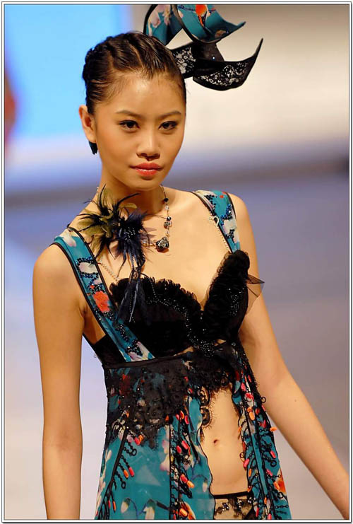 ʮ��ɫ���Ը�ģ��T̨����