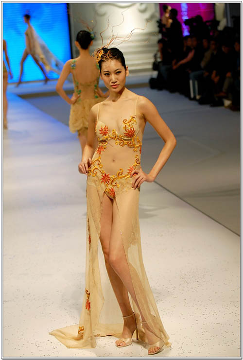 ʮ��ɫ���Ը�ģ��T̨����