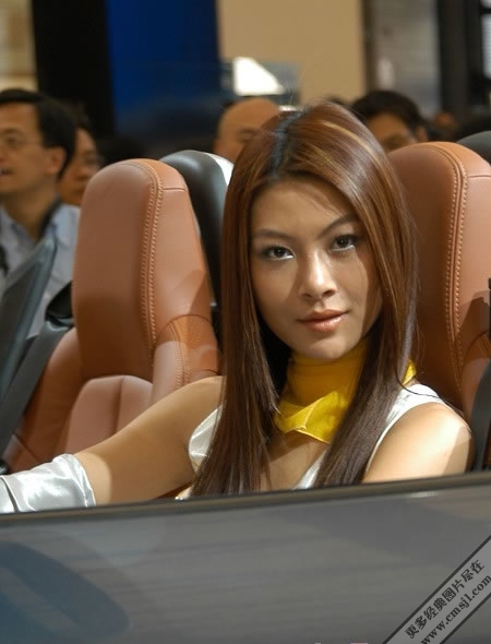 �Ϻ���չ��Ů