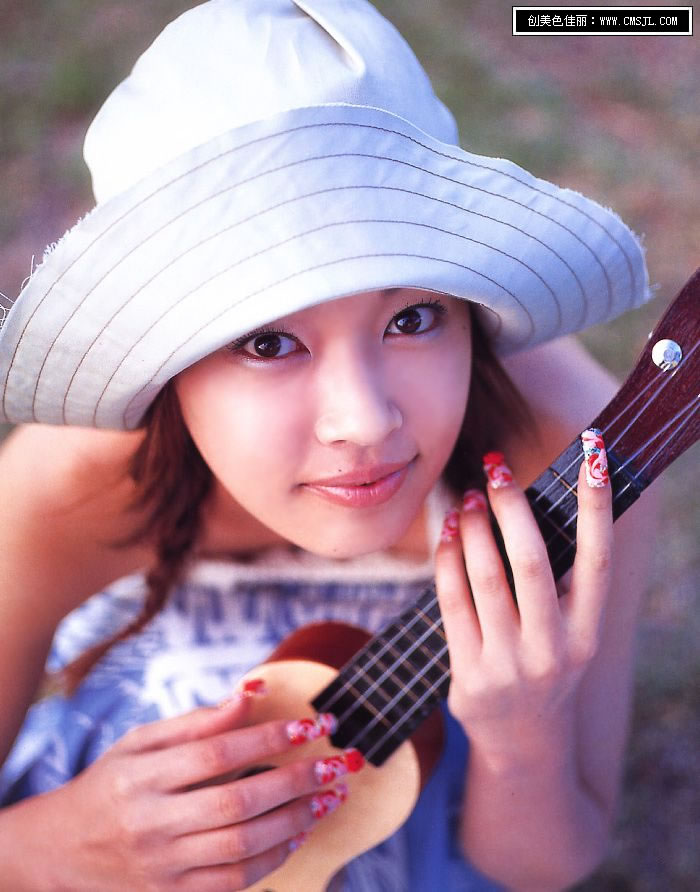 �ձ��Ը���Ů