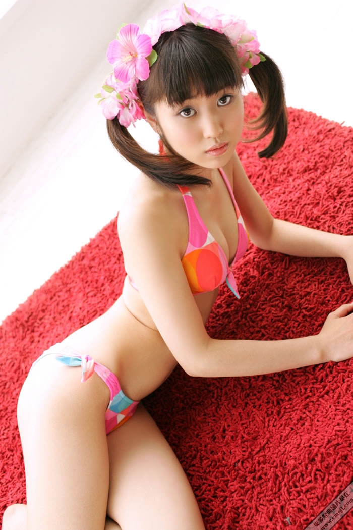 �ձ��Ը���Ů