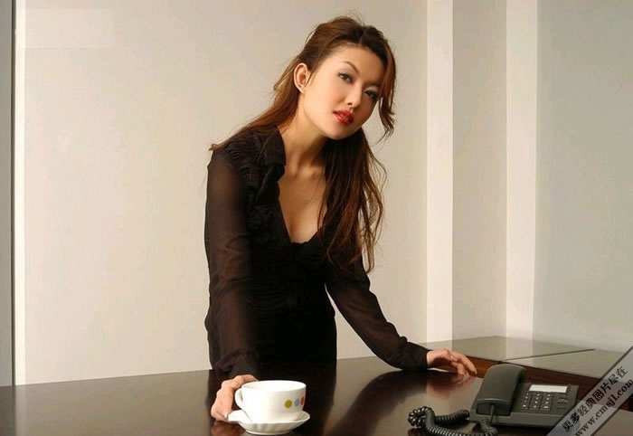 ��ͬ��Ů��