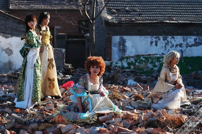 ��������