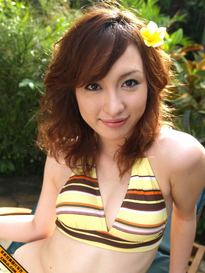 ����Ů��ͬҰ���һ��СҰ��