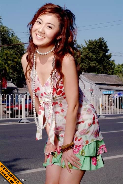 ����־�Ը���Ůģ��д��