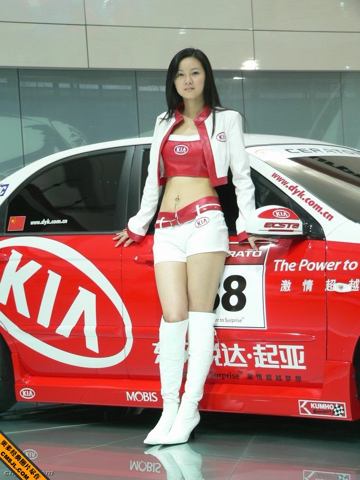 ��չ�ϵĸ߹���Ů��ģд��