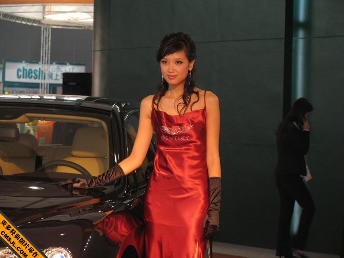 ��չ�ϵĸ߹���Ů��ģд��