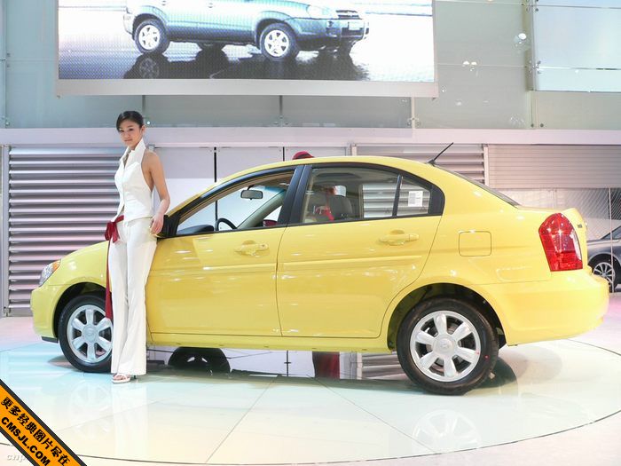 ��չ�ϵĸ߹���Ů��ģд��