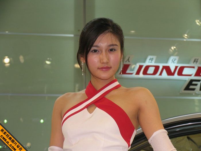 ��չ�ϵĸ߹���Ů��ģд��