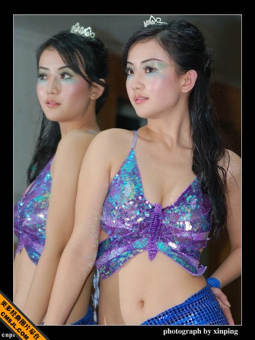 ��ʹ����׵Ĵ��鳵ģ��Ů