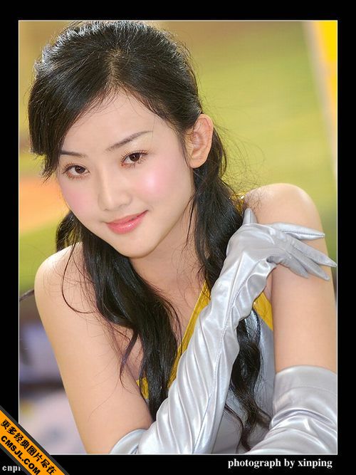 ��ʹ����׵Ĵ��鳵ģ��Ů