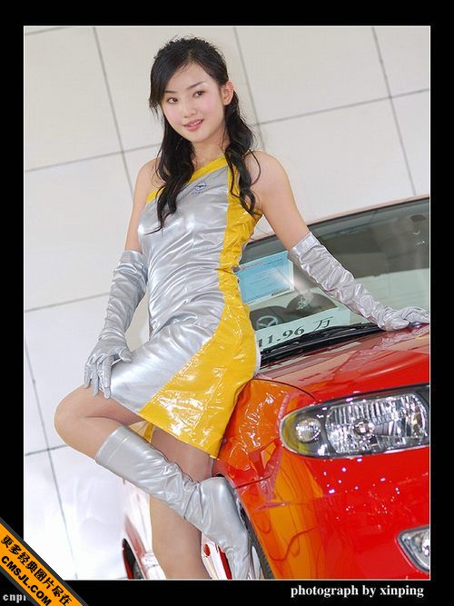 ��ʹ����׵Ĵ��鳵ģ��Ů