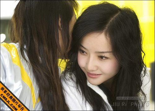 ��ʹ����׵Ĵ��鳵ģ��Ů