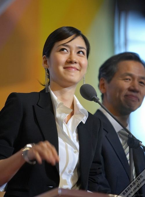 ������Ů����д��