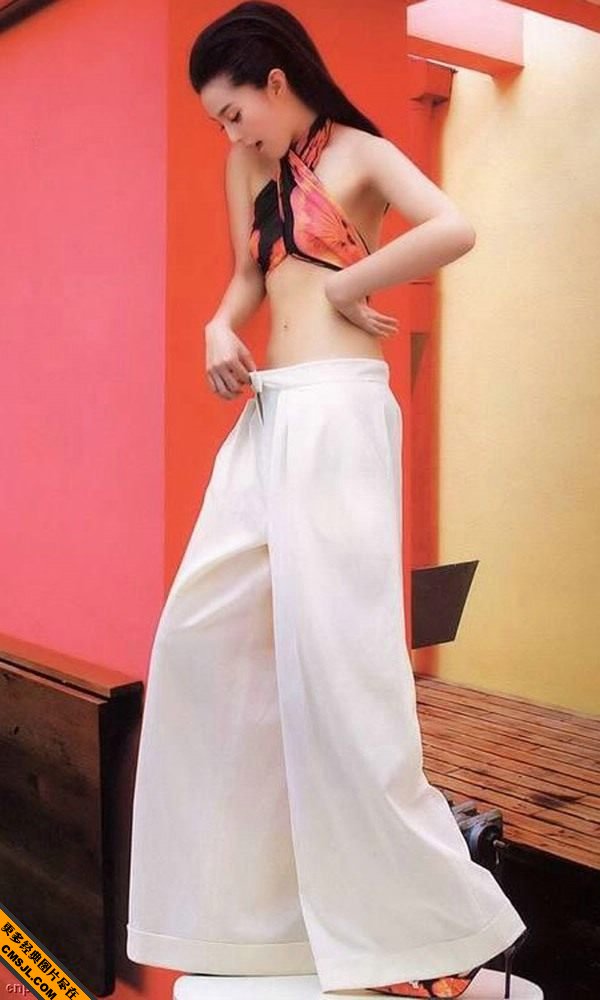 �ڶ���Ů���ǻ�ƴ�Լ��Ļ����Ը�����