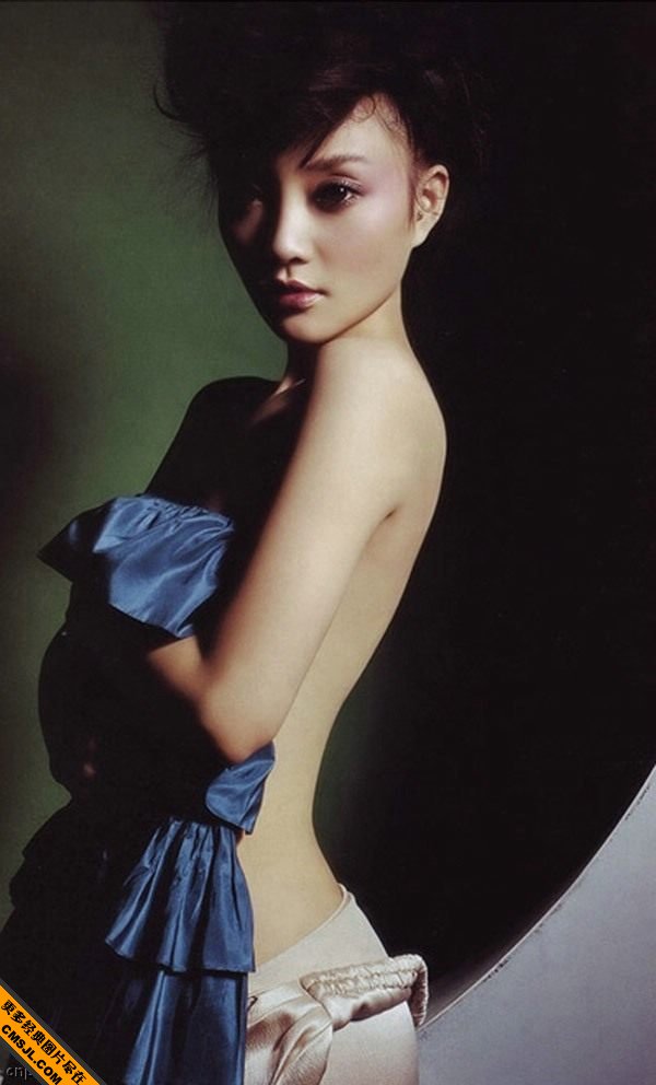 �ڶ���Ů���ǻ�ƴ�Լ��Ļ����Ը�����