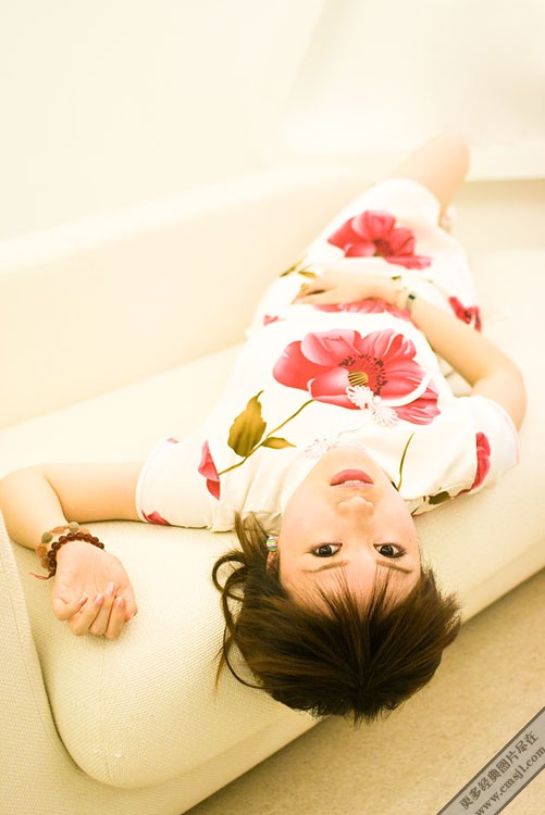 �������ʵ�Ư��������Ů