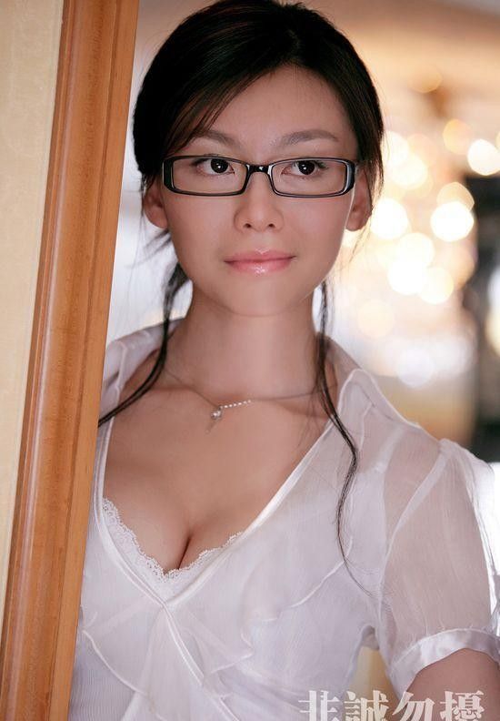 �ǳ����ŷ�ΰ��Ů���鹮����