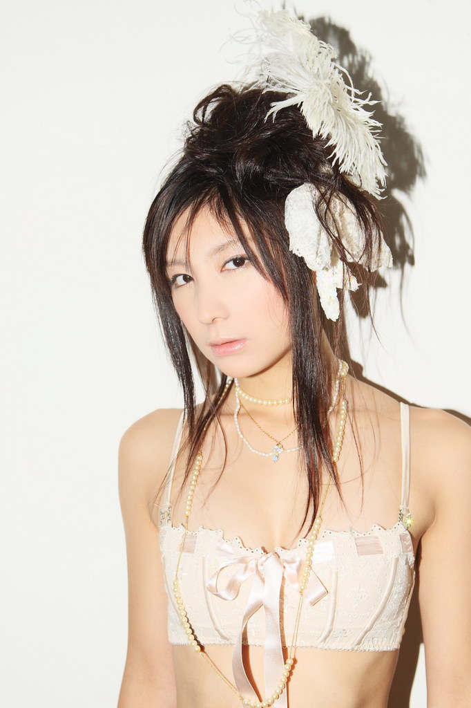 �����������MM