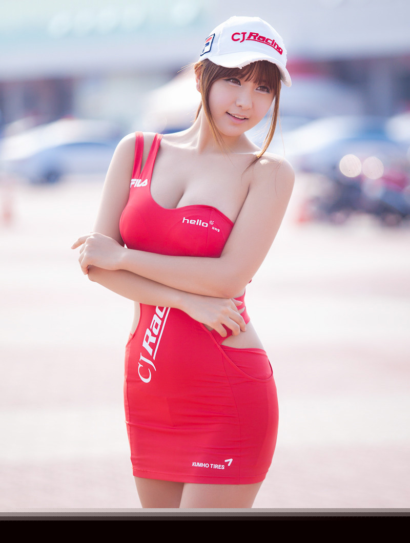 ����Ů�����ǻݳ���չ����������