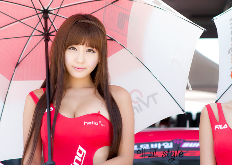 ����Ů�����ǻݳ���չ����������