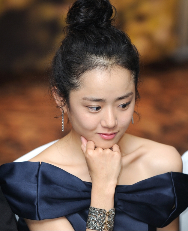 ������ƽ�׽������ĸ�Ӣ�ɱ�����СŮ��