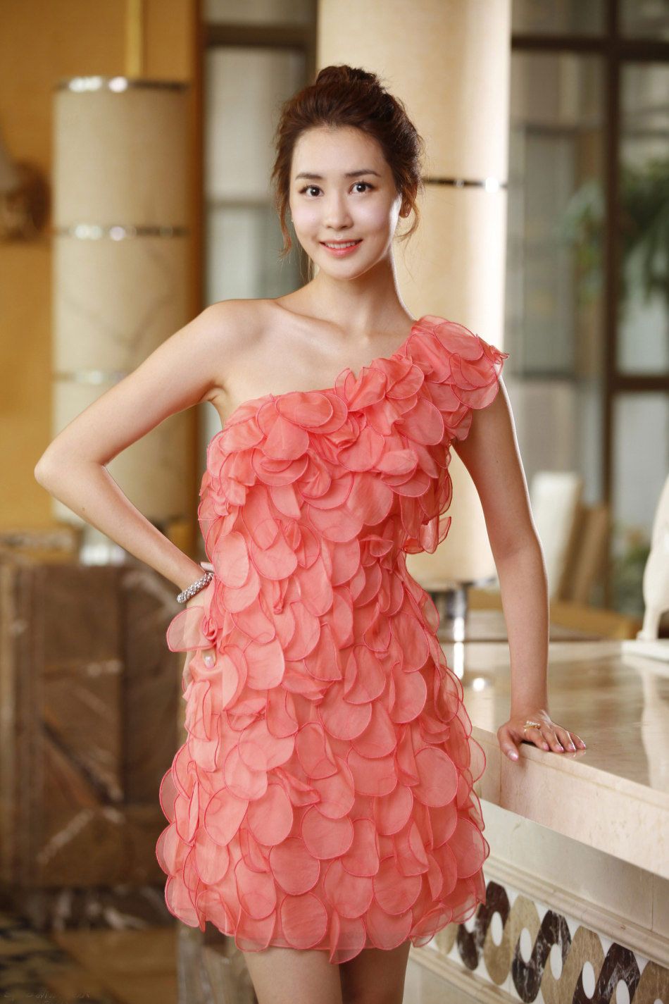 ����������ʹŮ������ຣ ���ۼ�����������Ψ��д��