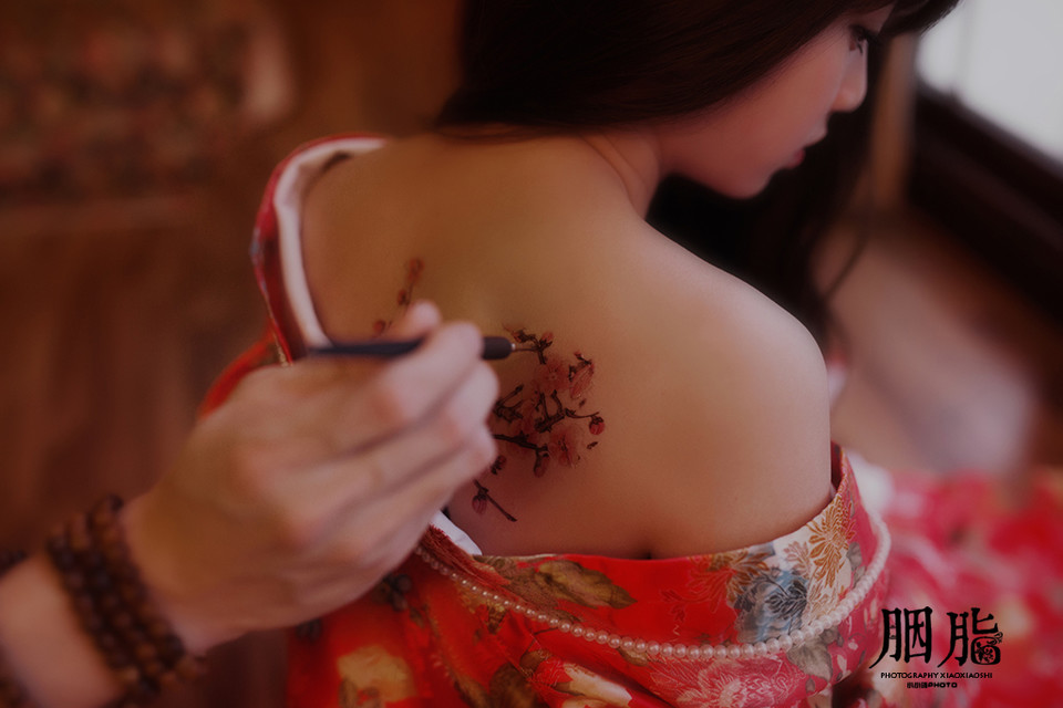 ��װ���и���д�� ����������������