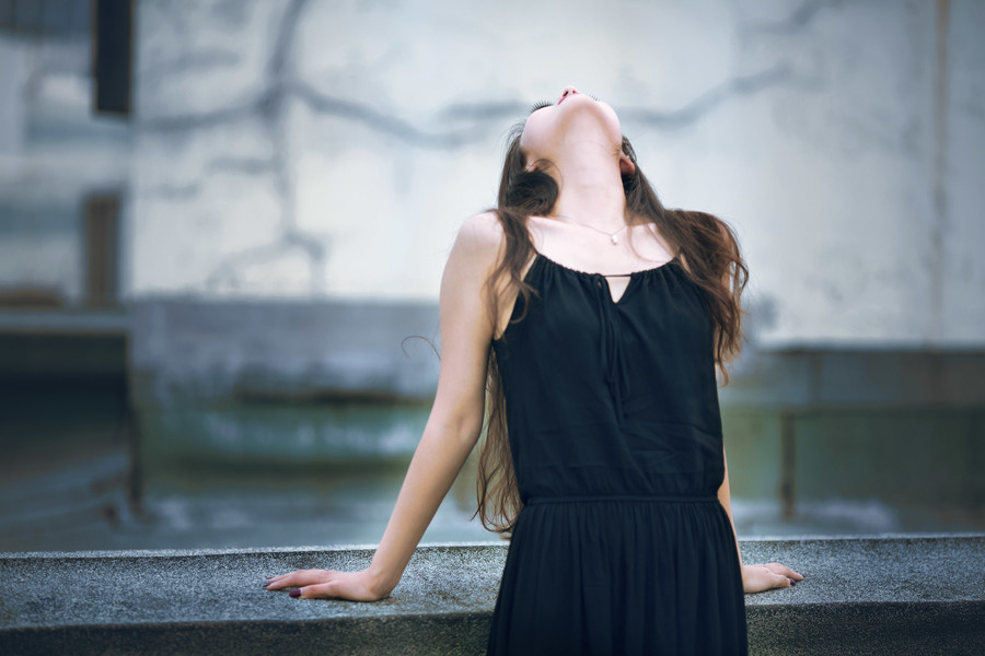 ��ɫ��¶��ȹ������̨����д��