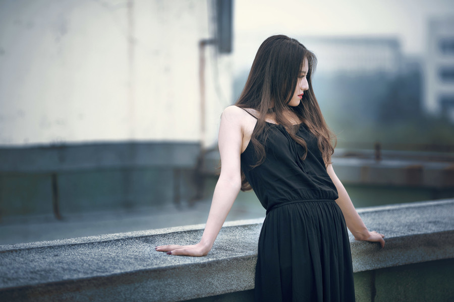 ��ɫ��¶��ȹ������̨����д��