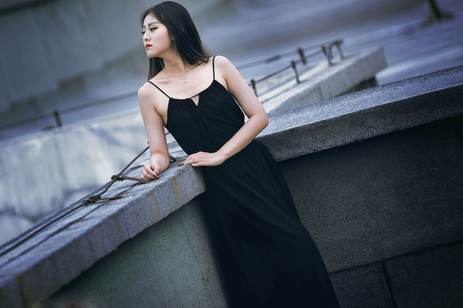 ��ɫ��¶��ȹ������̨����д��