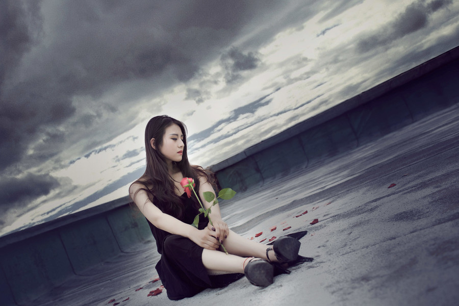 ��ɫ��¶��ȹ������̨����д��