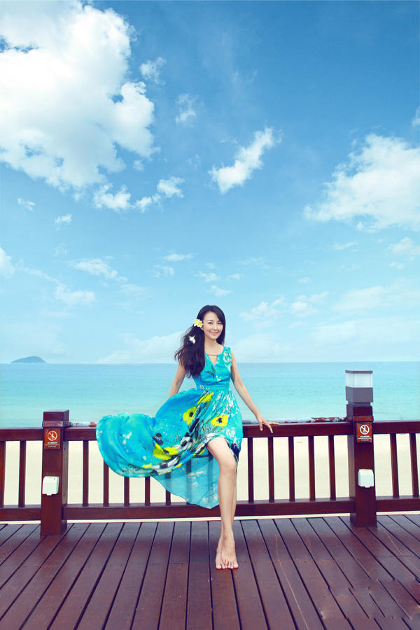 ��ͯ��ɳ̲д���ع� ױ������¶����Ц�� 