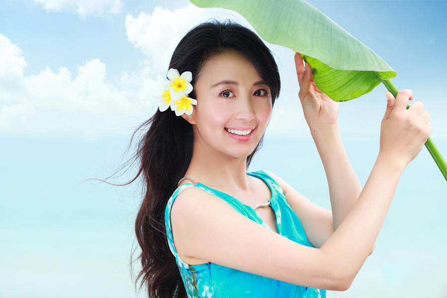 ��ͯ��ɳ̲д���ع� ױ������¶����Ц�� 