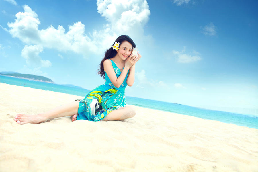 ��ͯ��ɳ̲д���ع� ױ������¶����Ц�� 