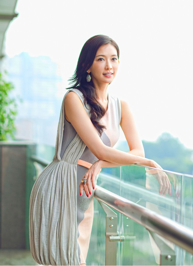 ̨���Ը�Ů����־�� ������ˬд��  