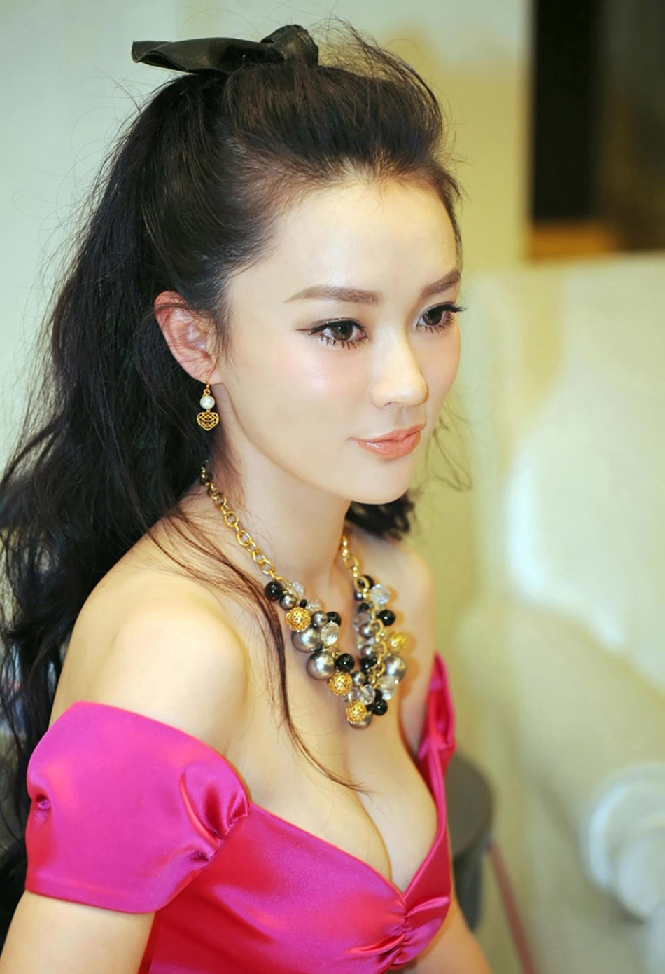 ��˼���㱳����д�� ��V¶����չ¶������  