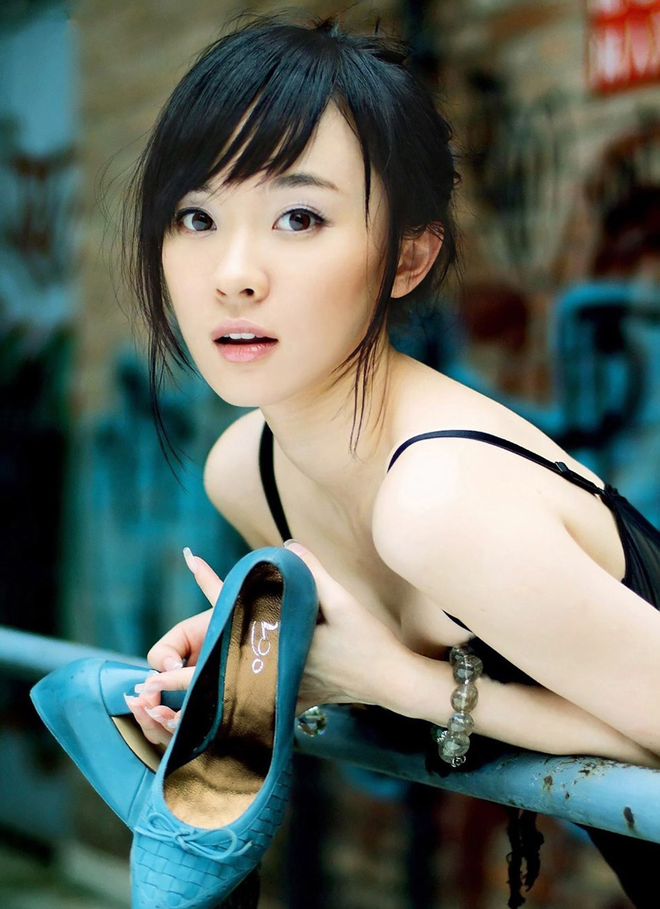 ��˼���㱳����д�� ��V¶����չ¶������  